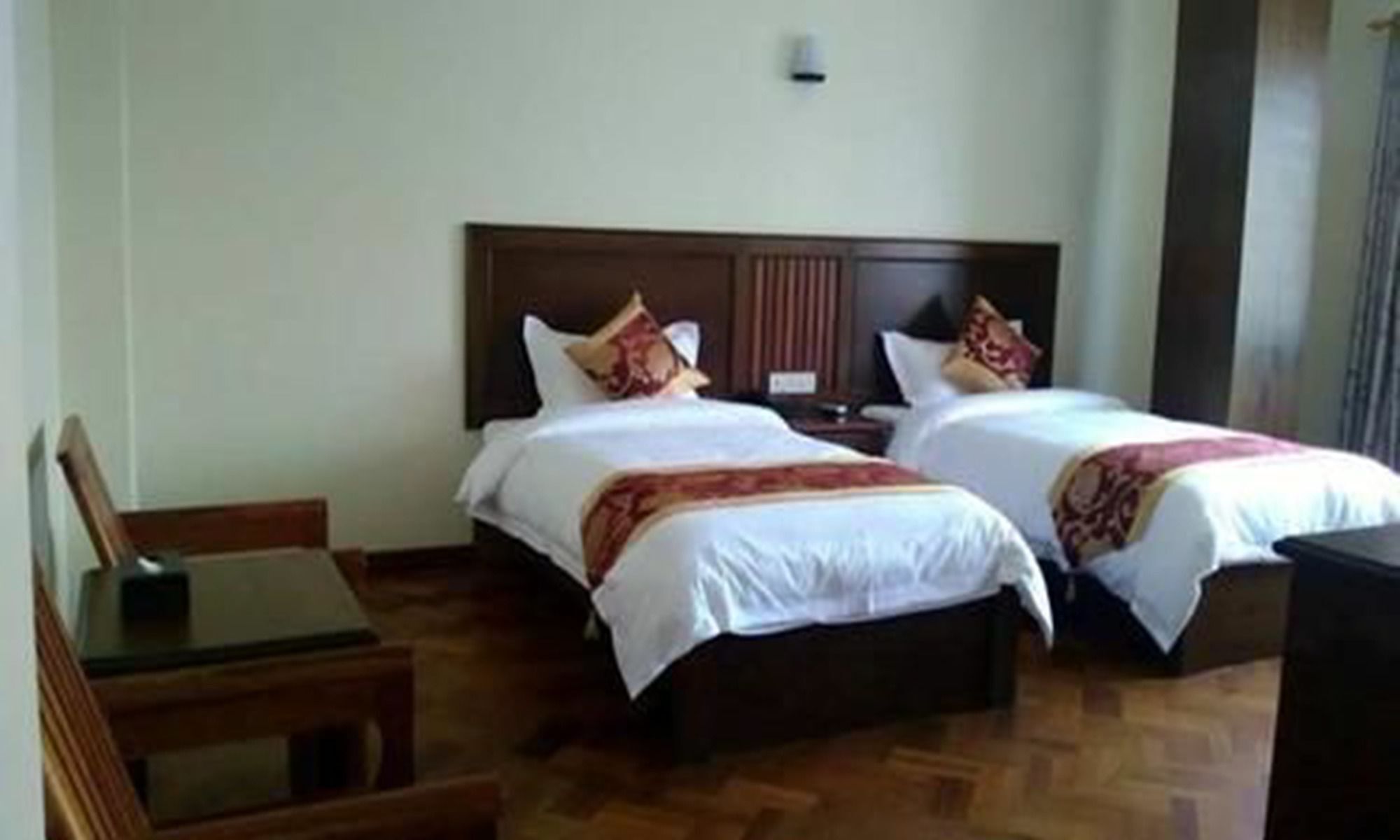 מנדלאי The Home Hotel מראה חיצוני תמונה