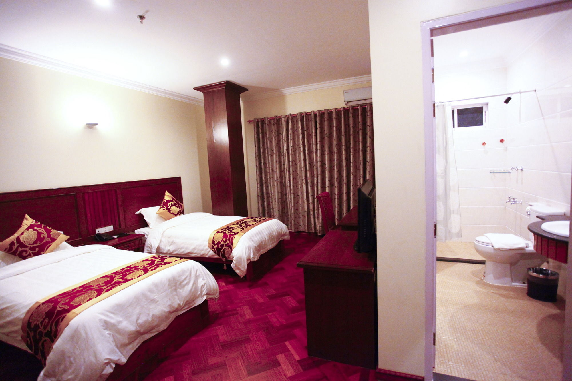מנדלאי The Home Hotel מראה חיצוני תמונה