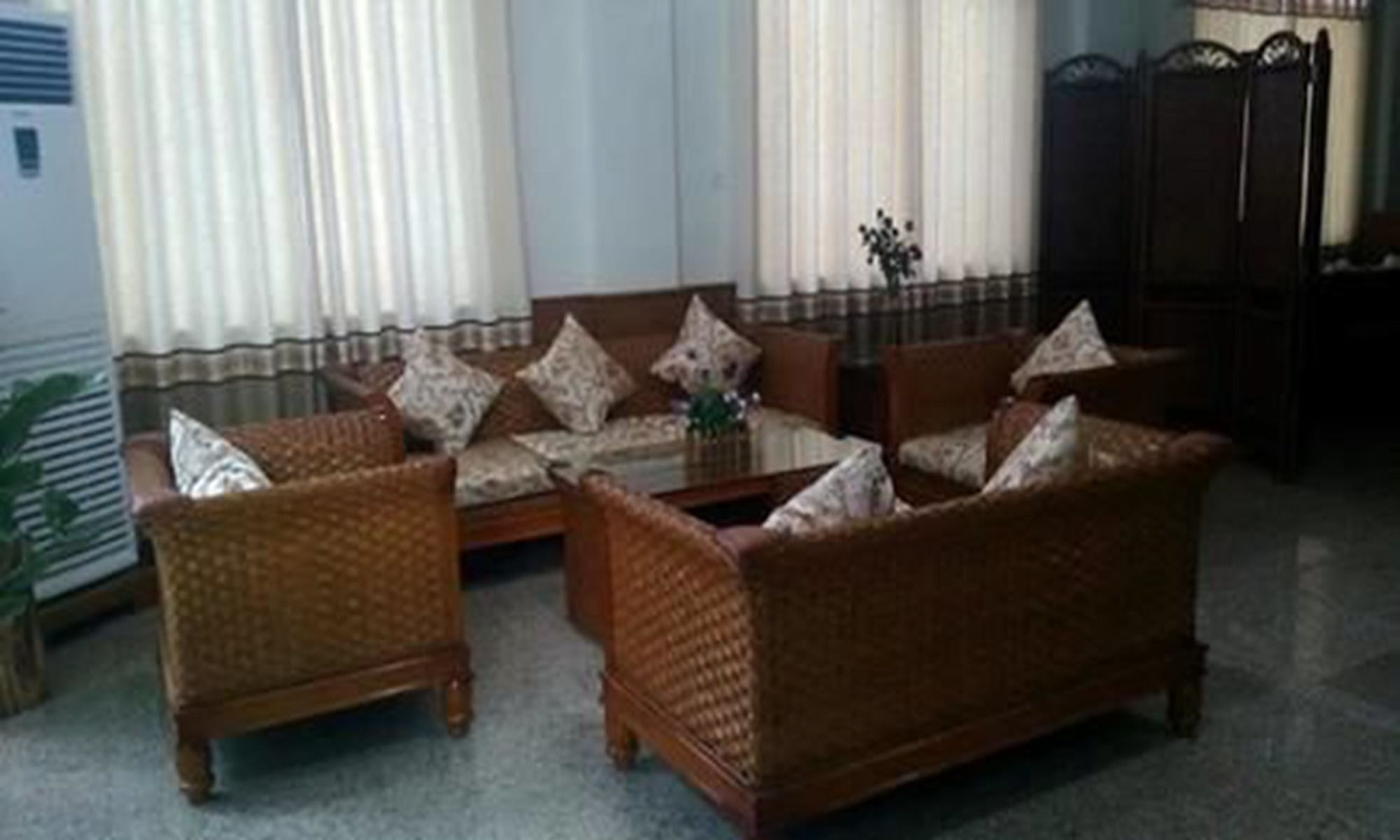 מנדלאי The Home Hotel מראה חיצוני תמונה
